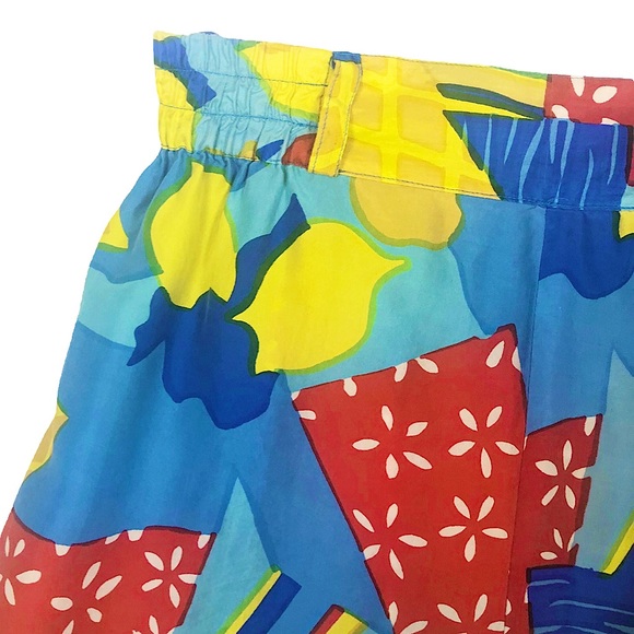 VINTAGE Oscar de la Renta Postmodern “Cherry Lemonade” Print Silk Bermuda Short - Picture 2 of 5